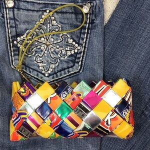 Ecoist eco savvy recycle material wristlet